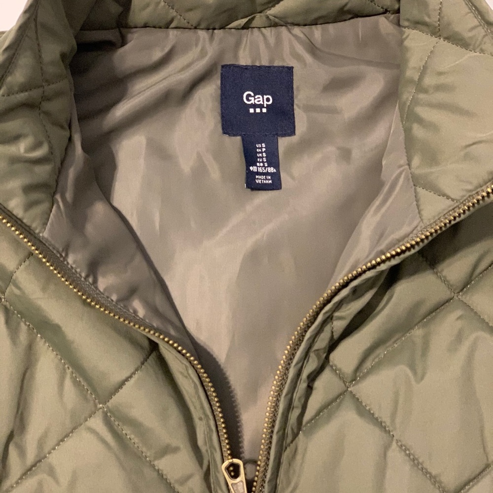 Gap Vest - Picture 3 of 3